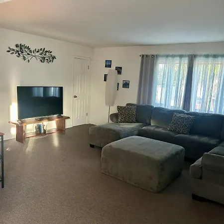 A Spacious & Blissful Stay In Queens